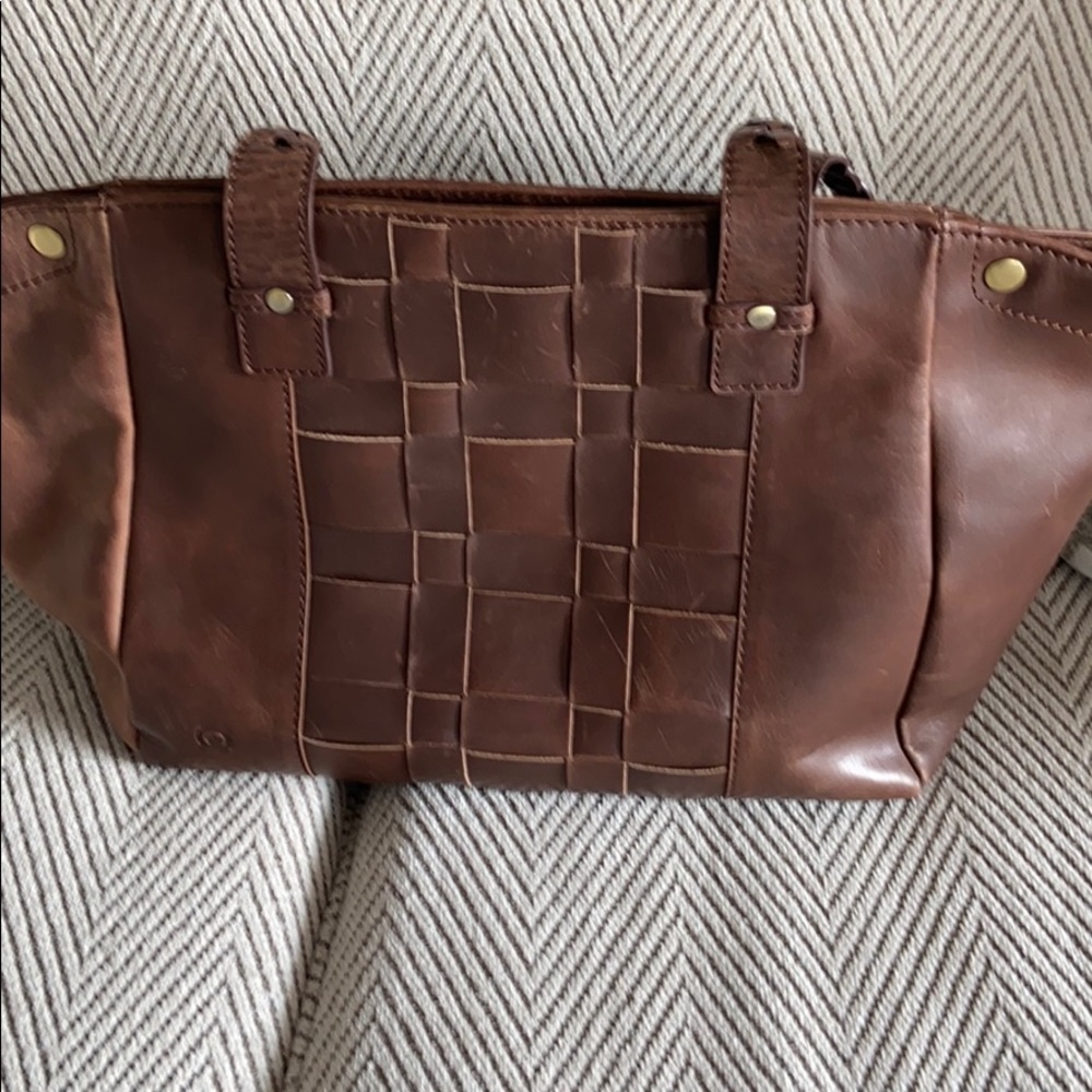 Born shoulder bag